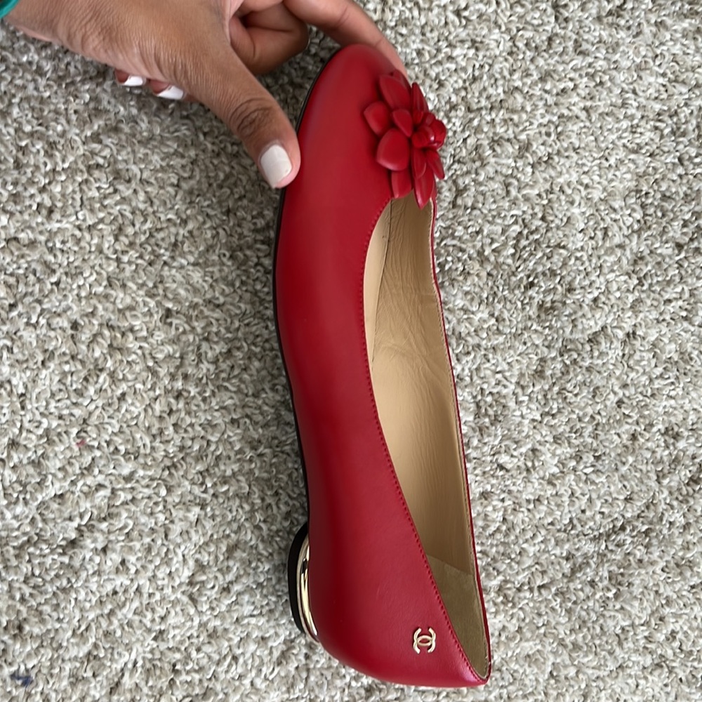 Brand new red ballerina Chanel flats - Picture 2 of 3